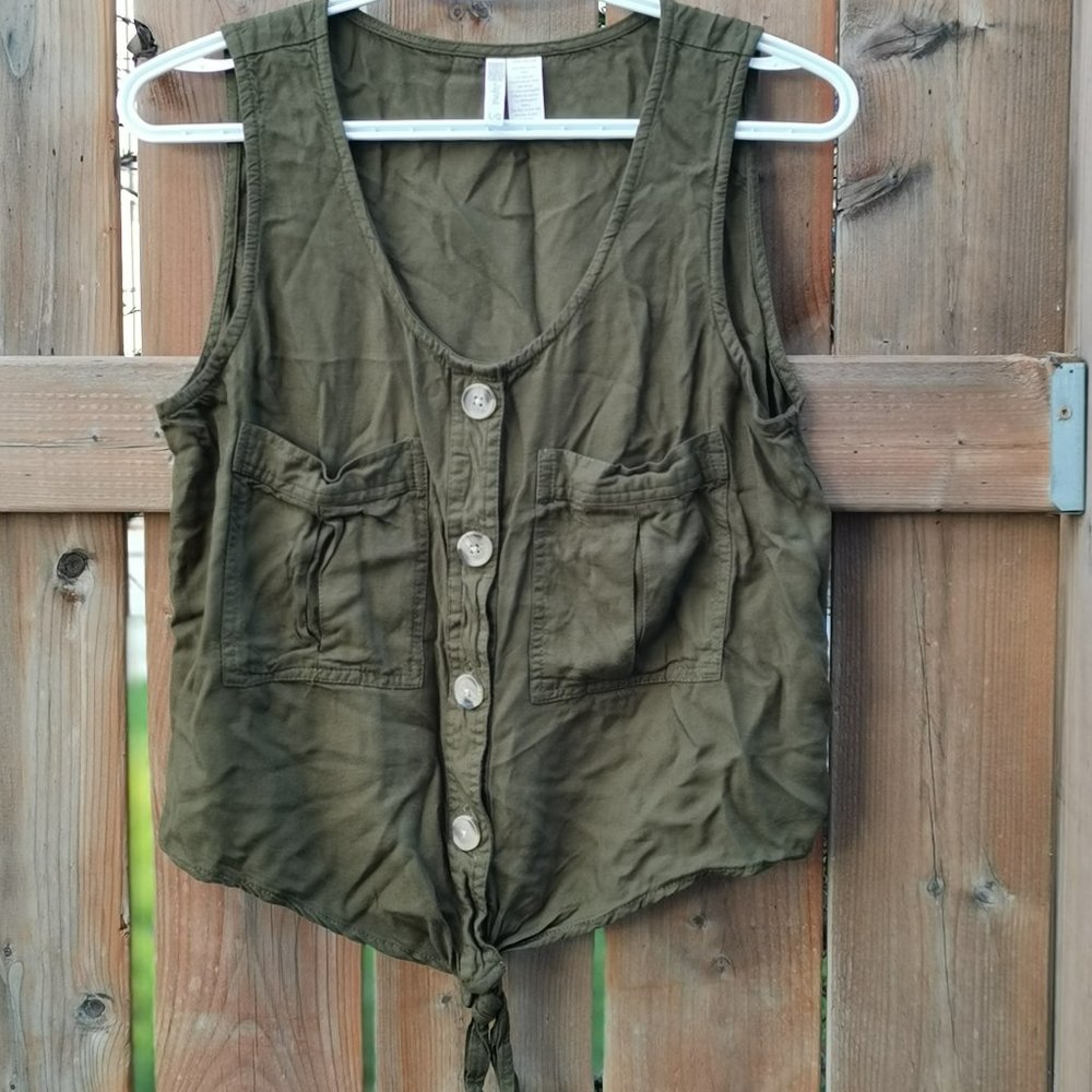 Japna Women's Olive Green Button Up Shirt- Size Large